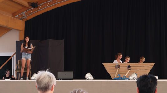 Aufführung des Theater-Sommercamps